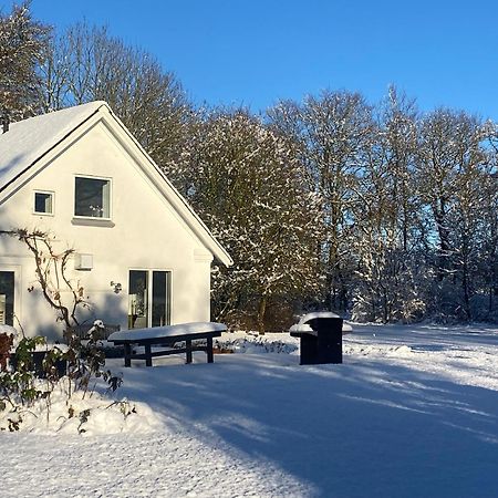 Villa Skont Hus Pa Landet Taet Pa Billund Give Exterior foto