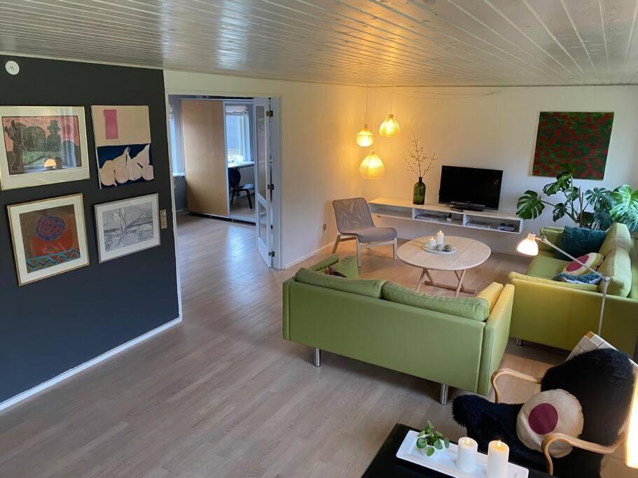 Villa Skont Hus Pa Landet Taet Pa Billund Give Exterior foto